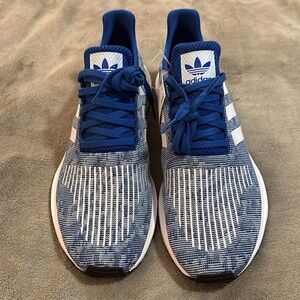 Adidas Swift Run sneakers